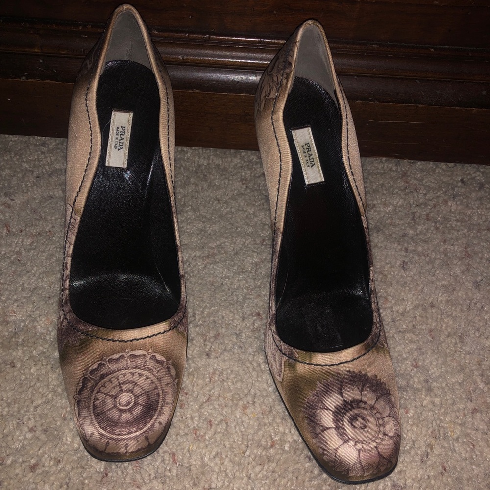 VINTAGE PRADA HEELS VERO CUOIO Size (39) 9